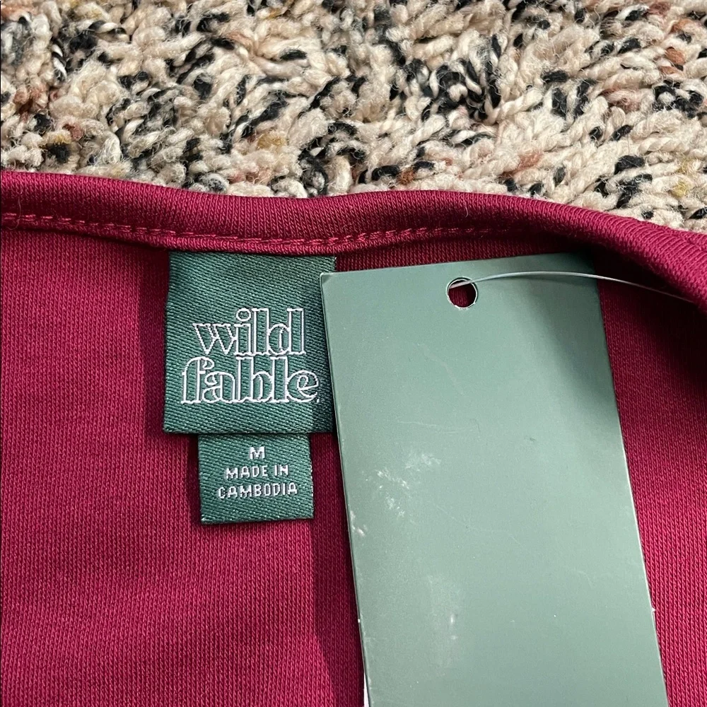 🆕 Wild Fable Lace Sheer Side Women's Burgundy Graphic Tank Top Var Sizes | NWT - Picture 4 of 4